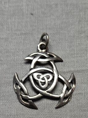 Celtic Knot Silver Pendant - Intricate Triquetra Design